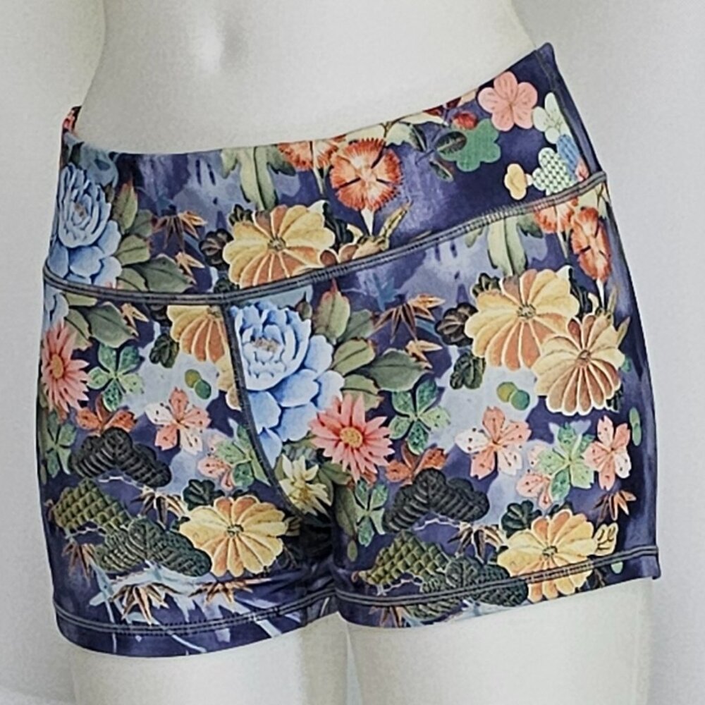 Floral Garden Print Workout Shorts – High Waist, Stretchy Fit, Soft Activewear
